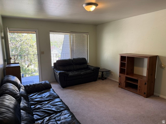 261 N 400 E photo 3