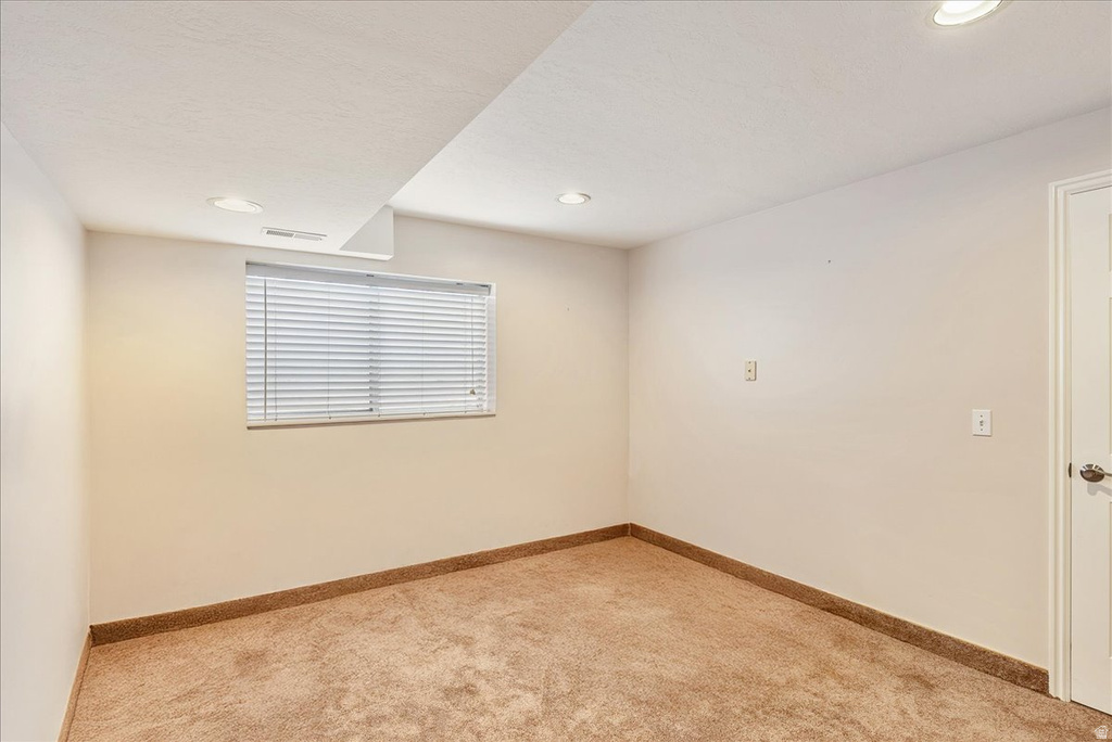 2486 W WINDING WAY South Jordan, UT 84095