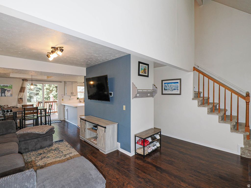 734 E GABLES ST Midvale, UT 84047