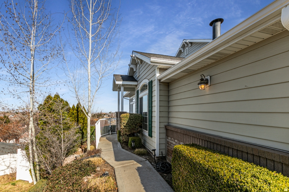 5263 DAYBREAK DR South Ogden, UT 84403