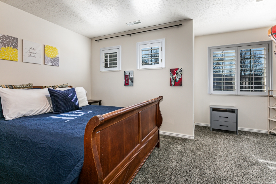 5263 DAYBREAK DR South Ogden, UT 84403