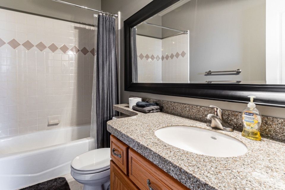 5263 DAYBREAK DR South Ogden, UT 84403