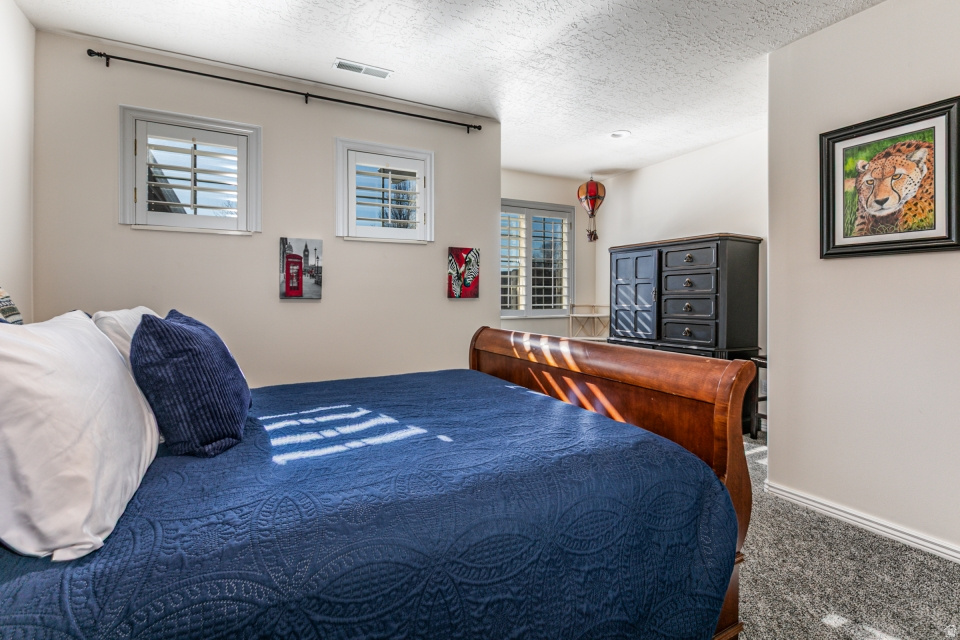 5263 DAYBREAK DR South Ogden, UT 84403