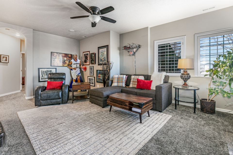 5263 DAYBREAK DR South Ogden, UT 84403