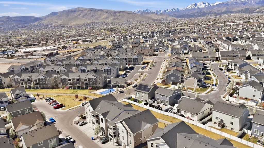 13092 S TORTOLA DR #301 Herriman, UT 84096