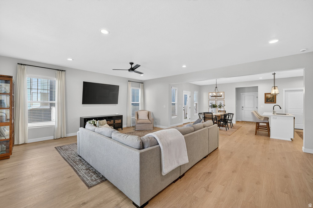 979 W SHORELINE DR Layton, UT 84041