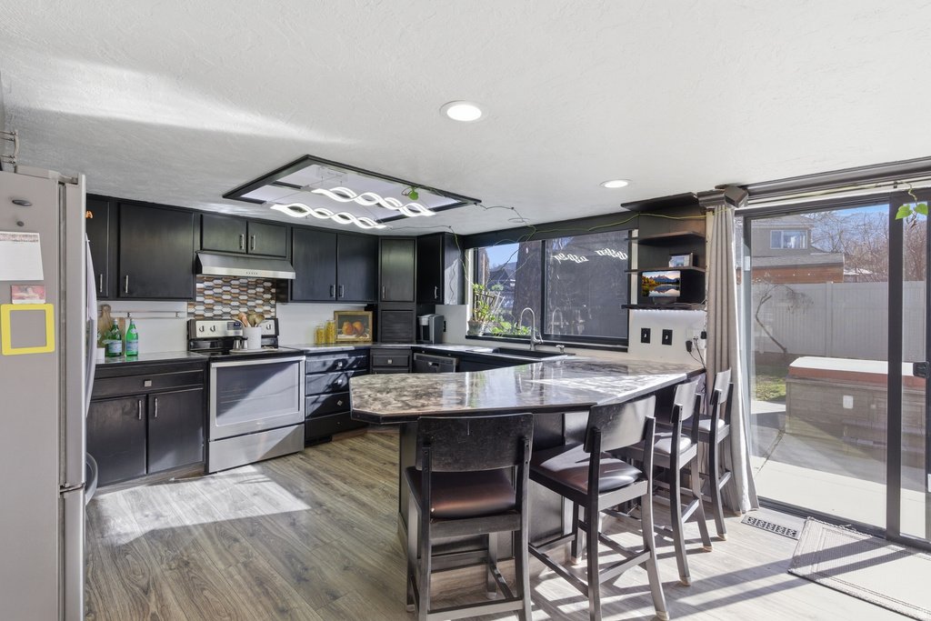 6245 S STEEPLE CHASE LN Murray, UT 84121