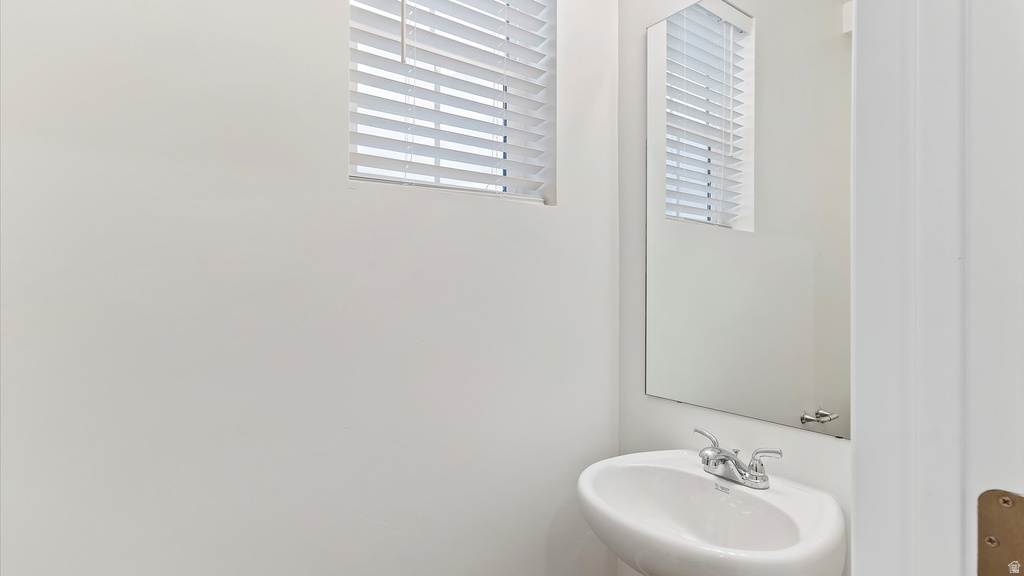 48 N PROVO RIVER RD Saratoga Springs, UT 84045