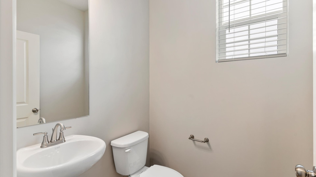 38 N PROVO RIVER RD Saratoga Springs, UT 84045