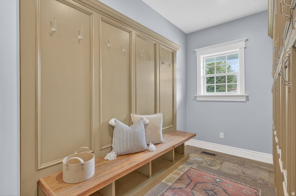 5088 S WANDER LN Holladay, UT 84117