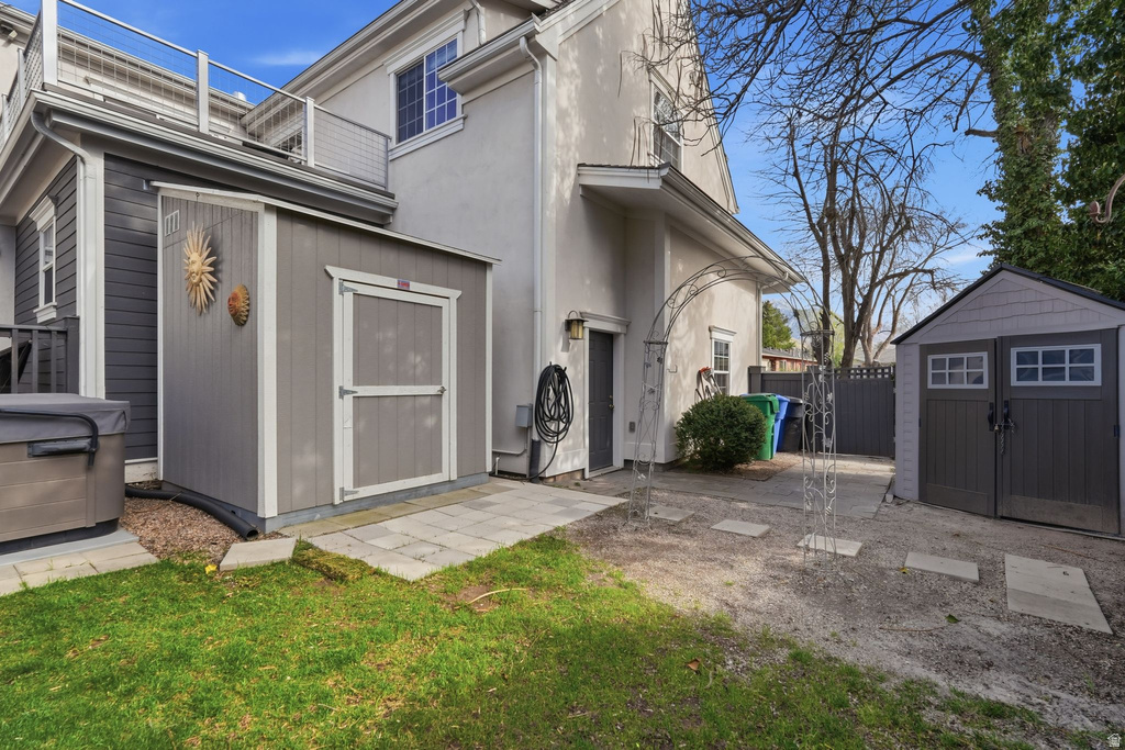 5088 S WANDER LN Holladay, UT 84117