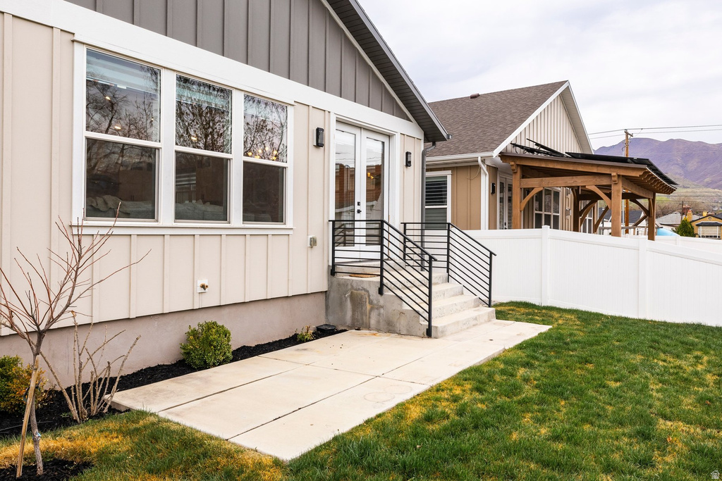 1670 E HOPKINS LN Salt Lake City, UT 84108