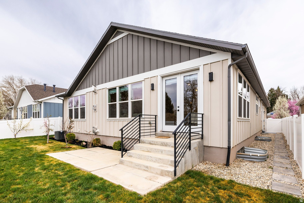 1670 E HOPKINS LN Salt Lake City, UT 84108