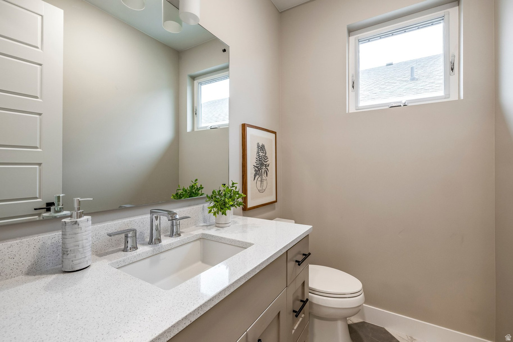 1670 E HOPKINS LN Salt Lake City, UT 84108