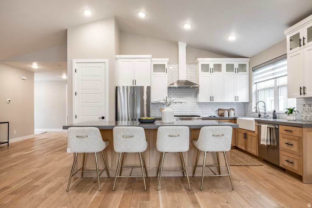 1670 E HOPKINS LN Salt Lake City, UT 84108