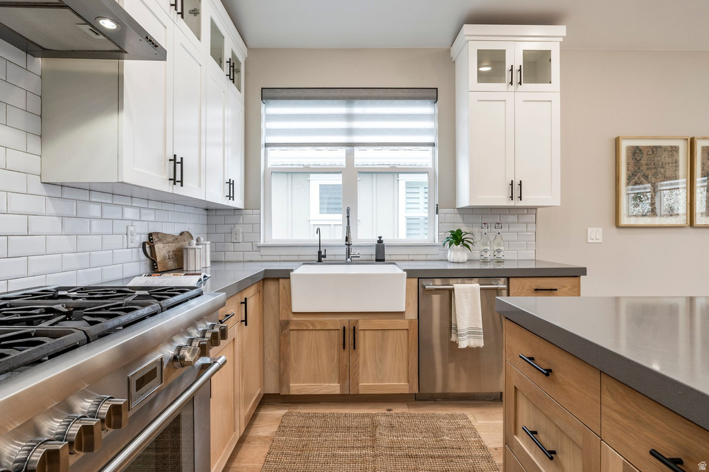 1670 E HOPKINS LN Salt Lake City, UT 84108