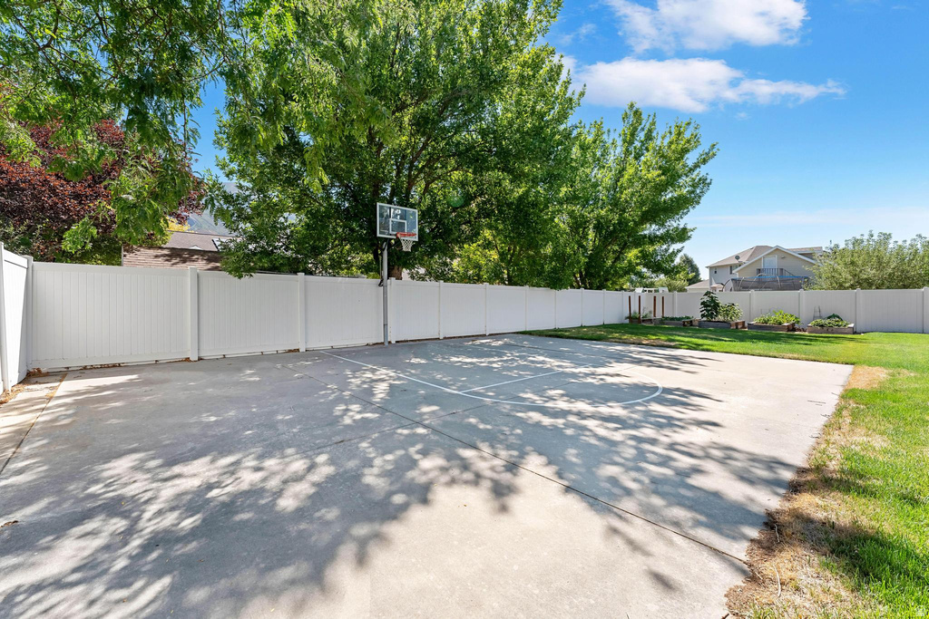 10294 N CARRIAGE LN Cedar Hills, UT 84062