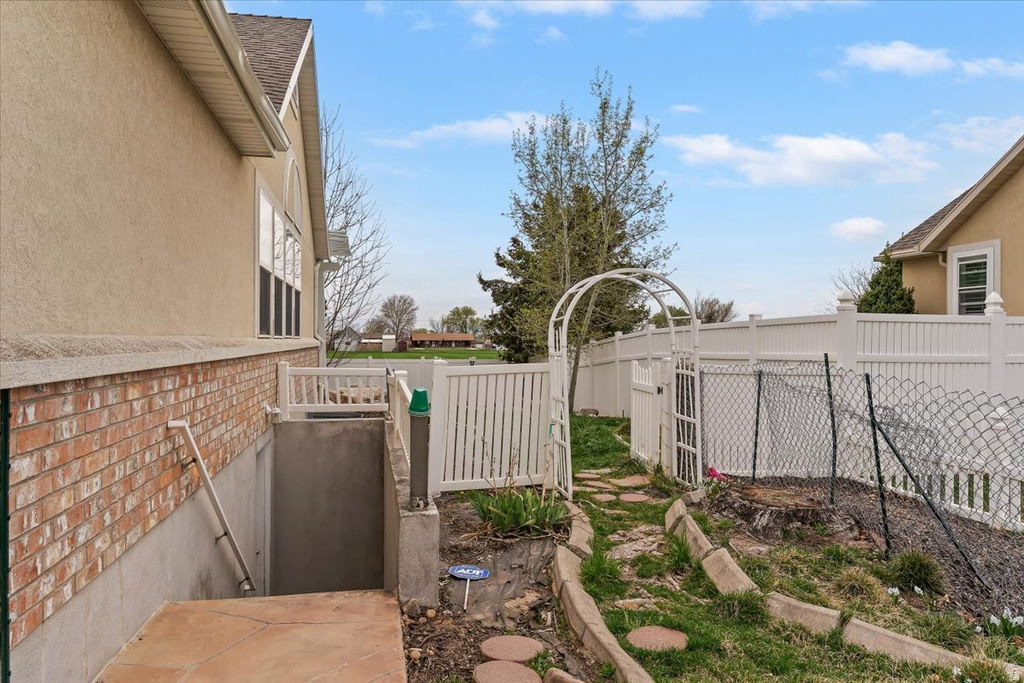 1857 W 2575 S Syracuse, UT 84075