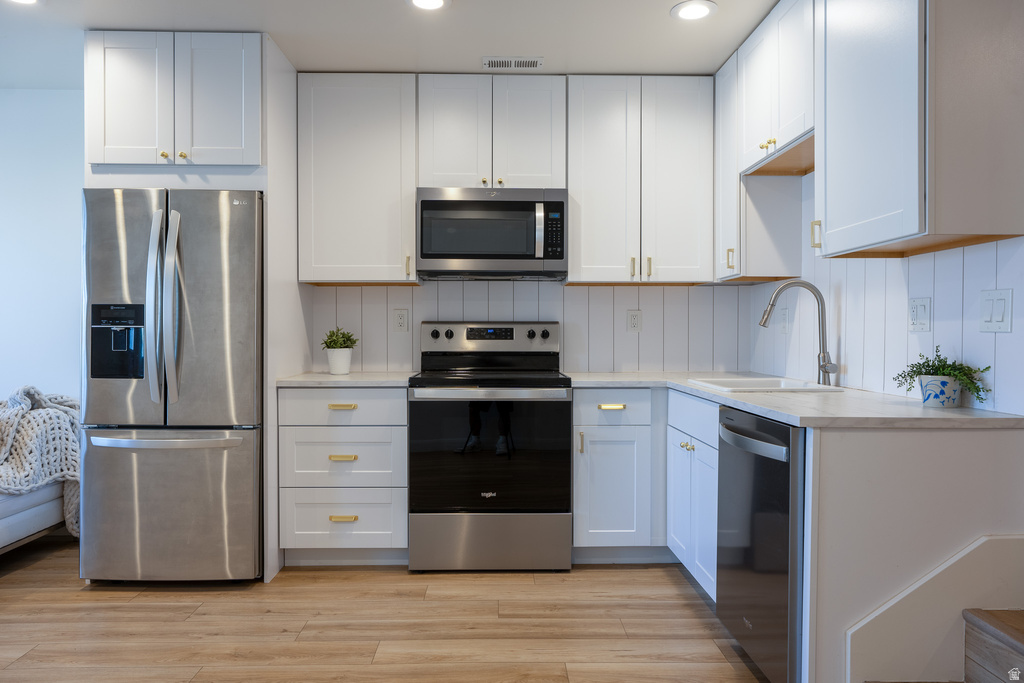 1079 W RIDGESIDE CT South Jordan, UT 84095