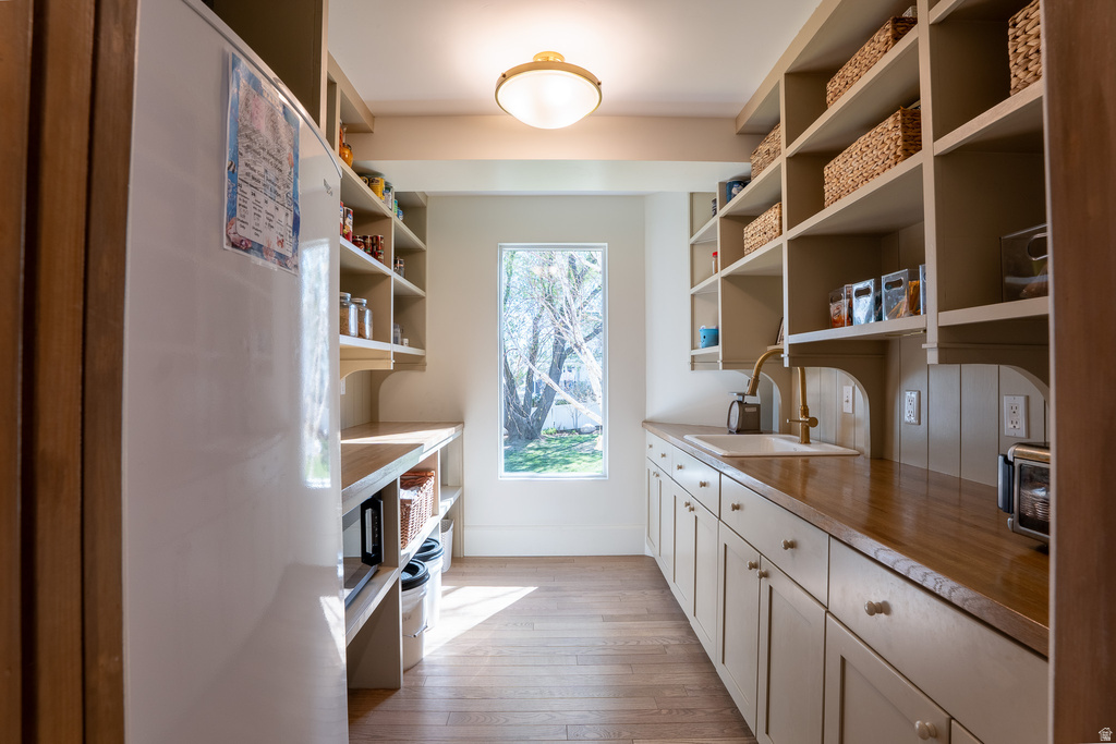 1079 W RIDGESIDE CT South Jordan, UT 84095