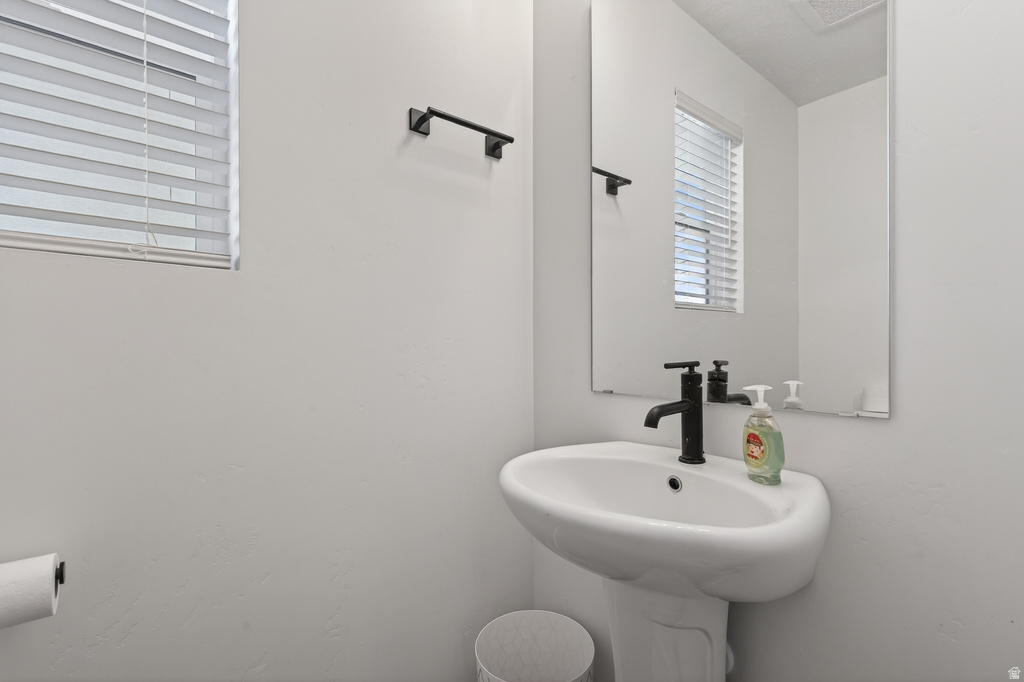 2904 N VERVAIN LN Saratoga Springs, UT 84045