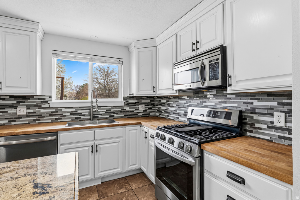 2049 W HEWS PL Taylorsville, UT 84118