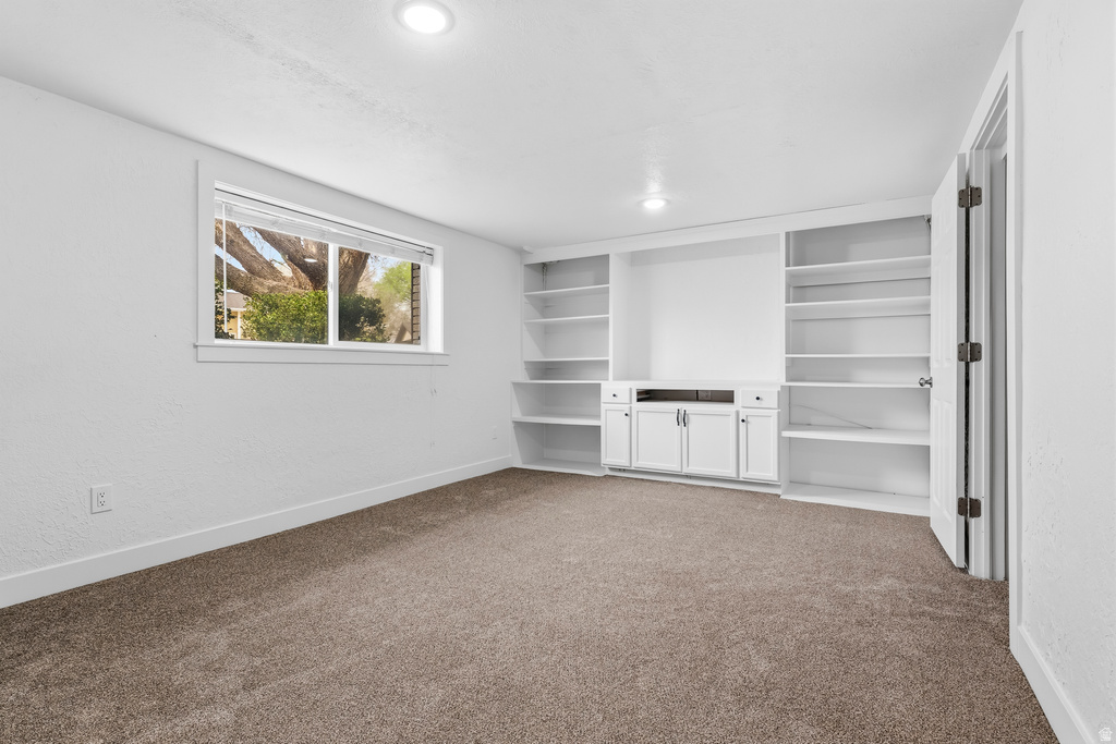 2049 W HEWS PL Taylorsville, UT 84118