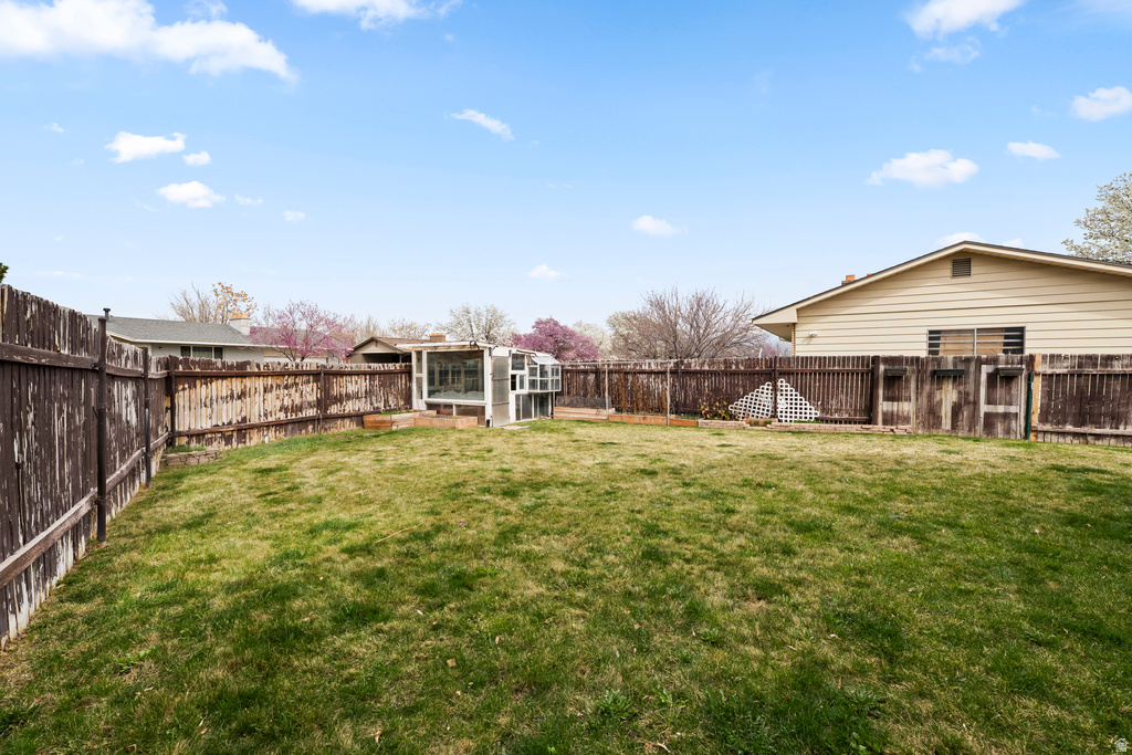 2049 W HEWS PL Taylorsville, UT 84118