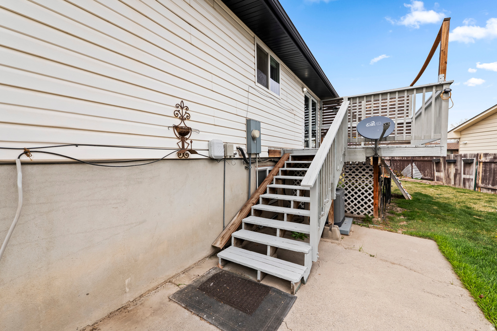 2049 W HEWS PL Taylorsville, UT 84118