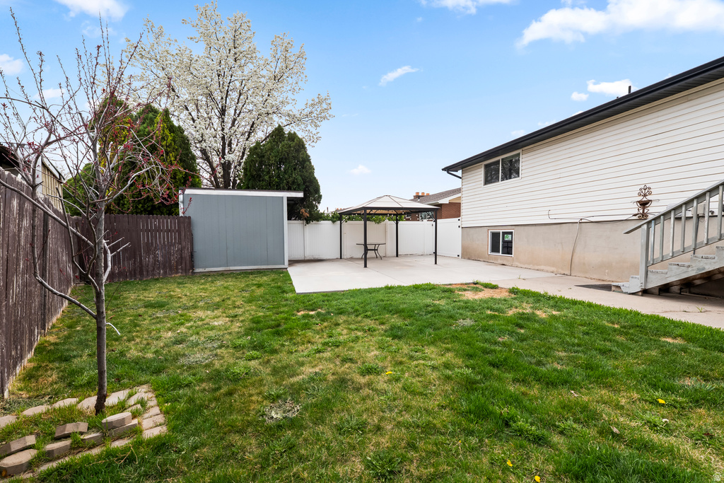 2049 W HEWS PL Taylorsville, UT 84118