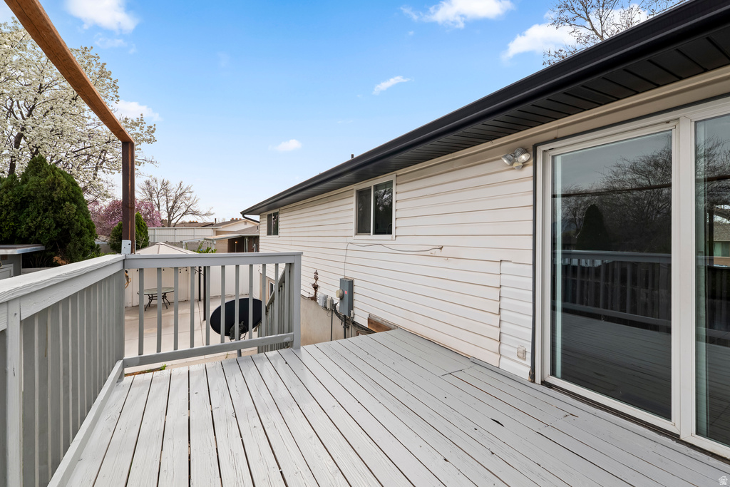 2049 W HEWS PL Taylorsville, UT 84118