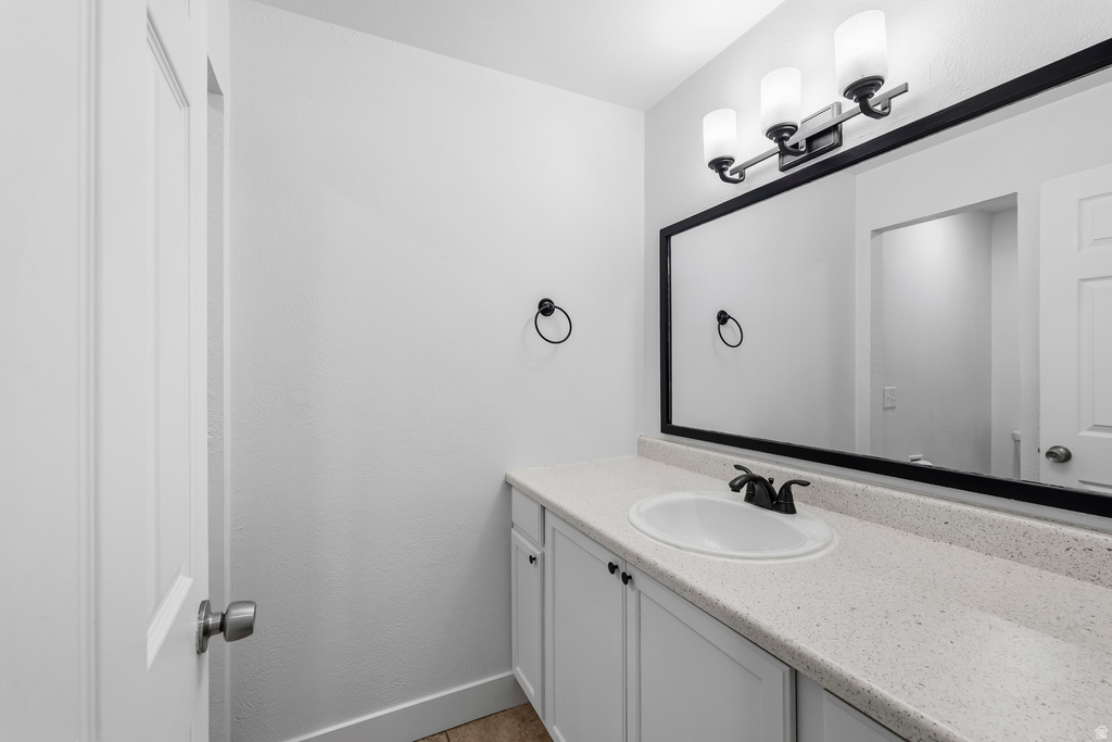 2049 W HEWS PL Taylorsville, UT 84118