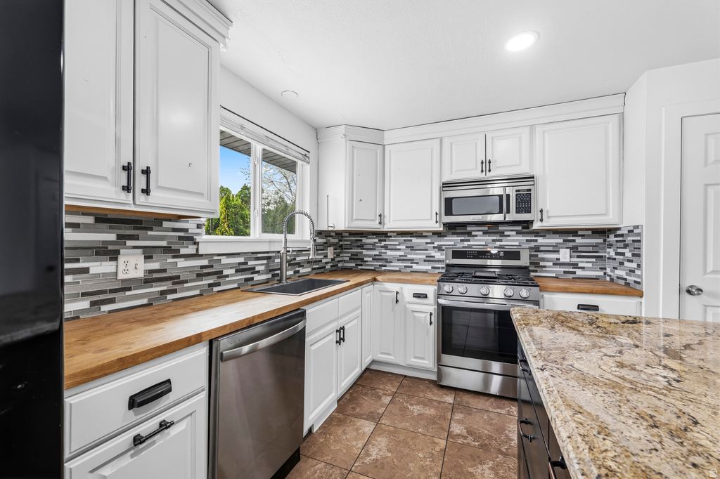 2049 W HEWS PL Taylorsville, UT 84118