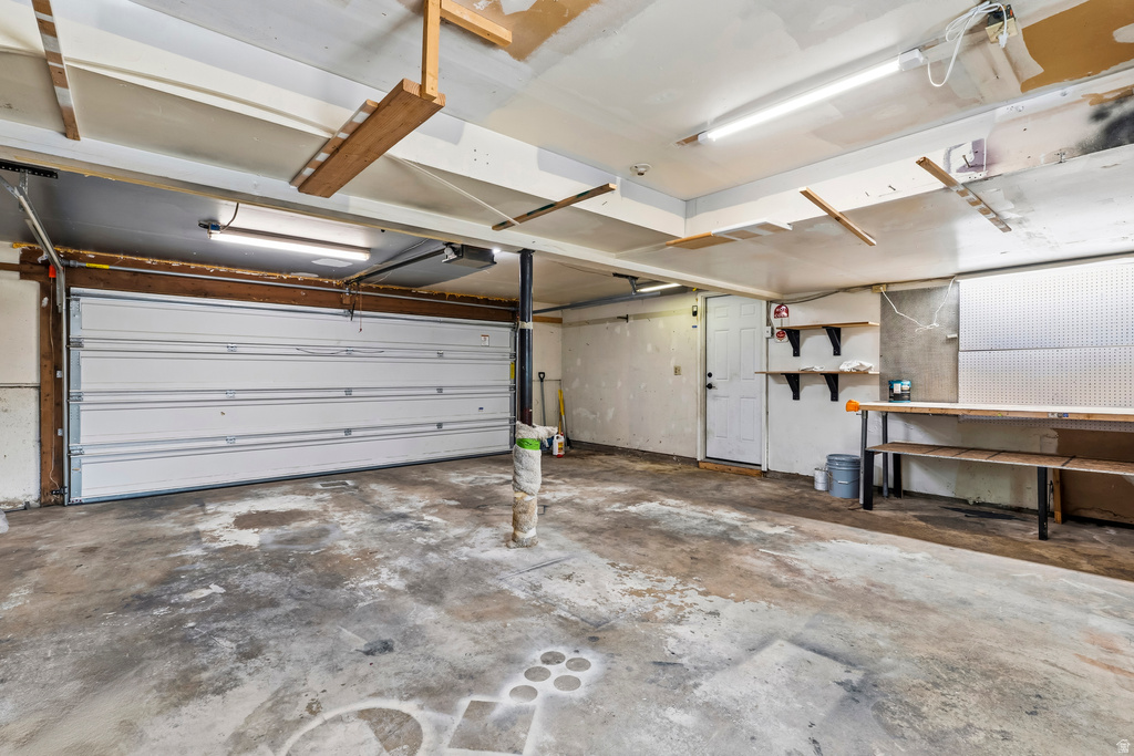 2049 W HEWS PL Taylorsville, UT 84118