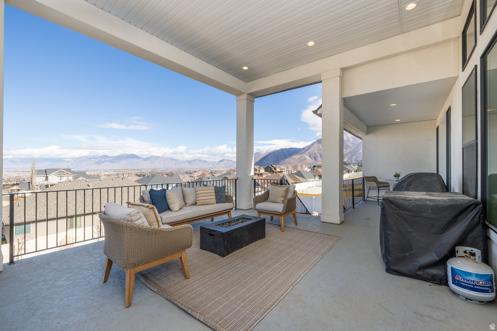 194 W MEADOW LARK LN Elk Ridge, UT 84651