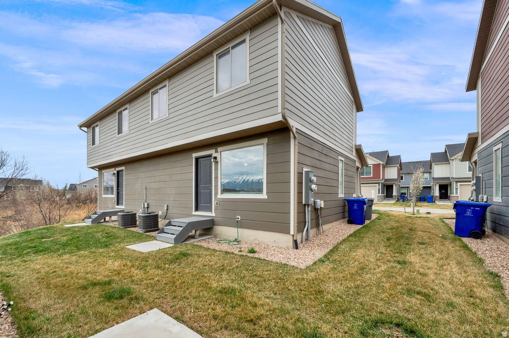 228 E HUMMINGBIRD CT Saratoga Springs, UT 84045