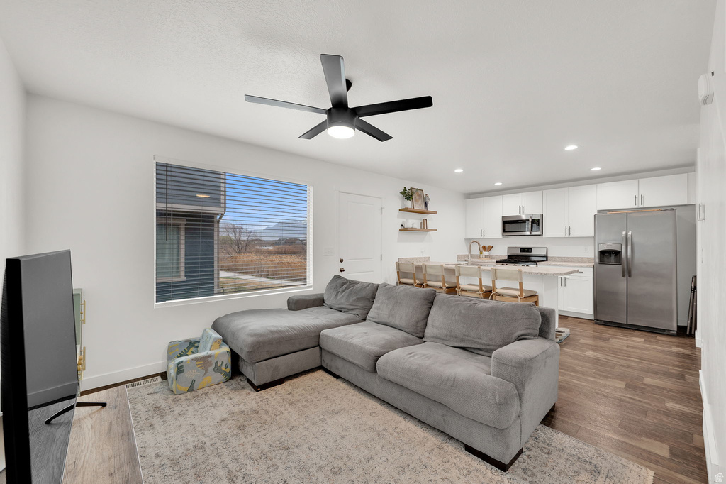 228 E HUMMINGBIRD CT Saratoga Springs, UT 84045