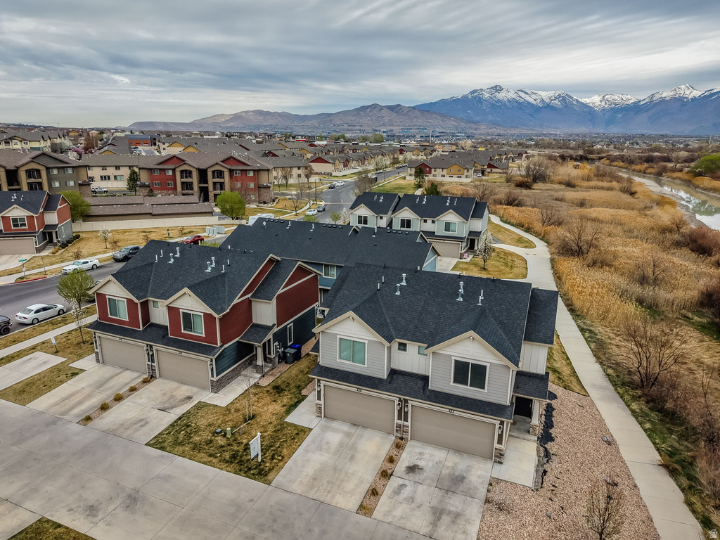228 E HUMMINGBIRD CT Saratoga Springs, UT 84045