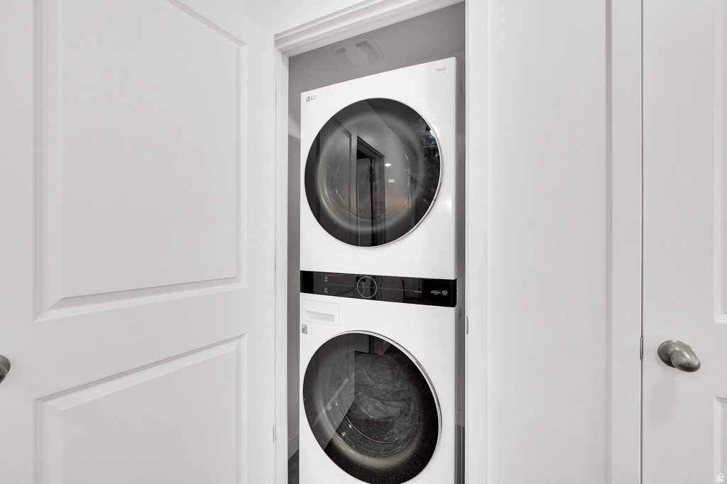 228 E HUMMINGBIRD CT Saratoga Springs, UT 84045