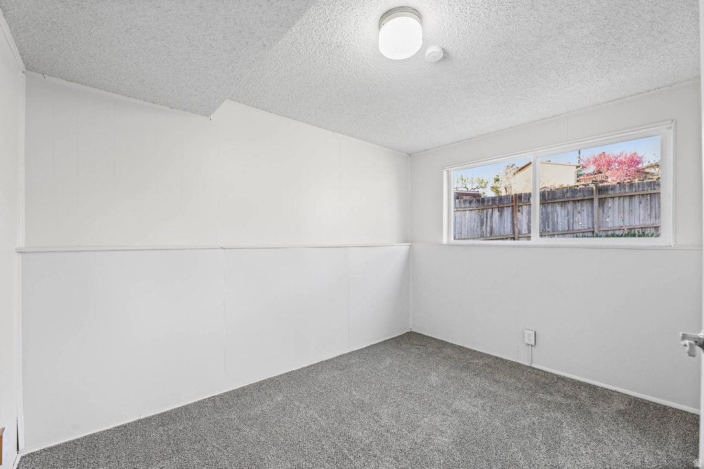 1105 E WEBSTER DR Sandy, UT 84094