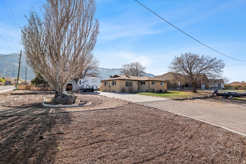 176 N 200 W Mona, UT 84645