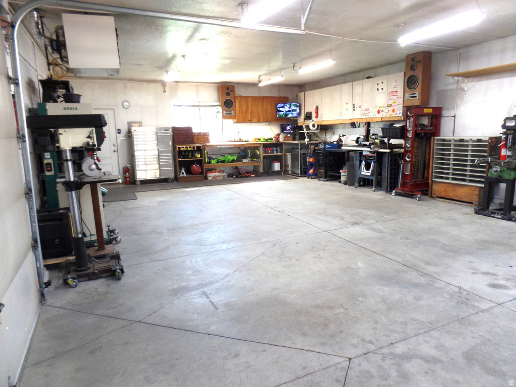 5572 S AVALON DR Murray, UT 84107