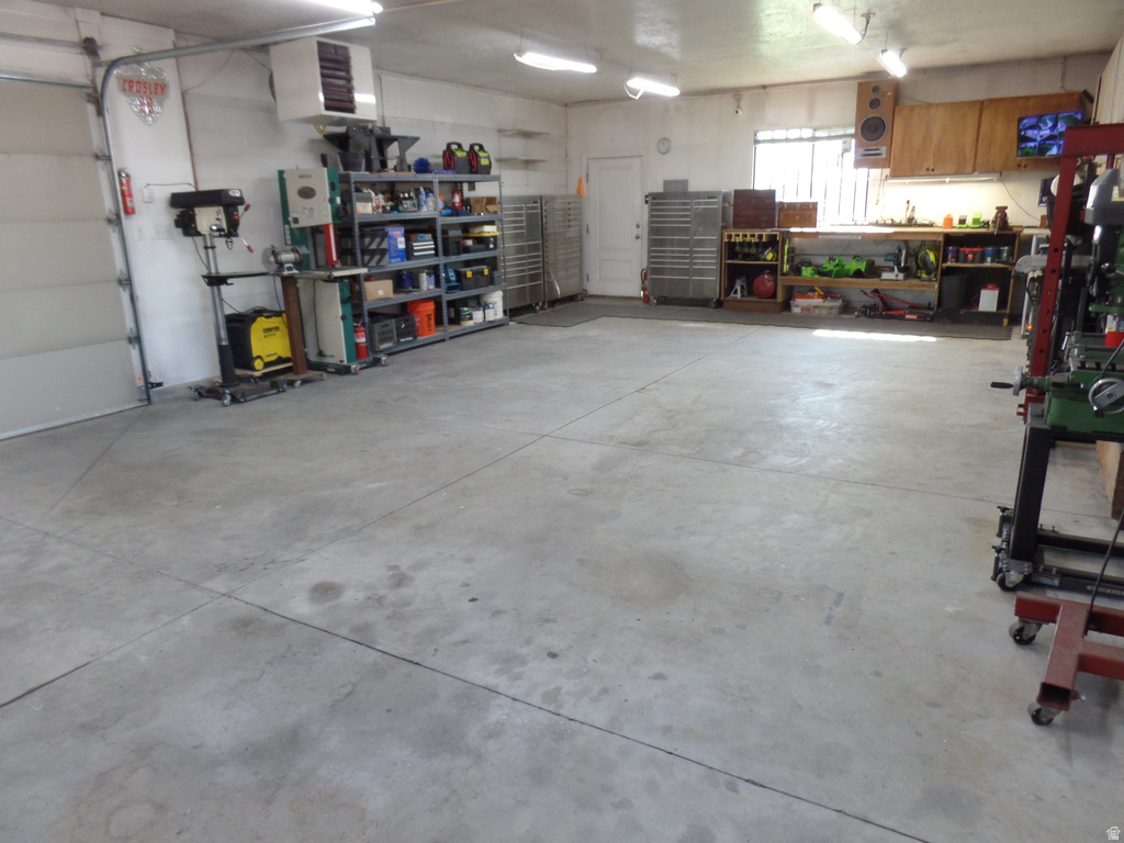 5572 S AVALON DR Murray, UT 84107