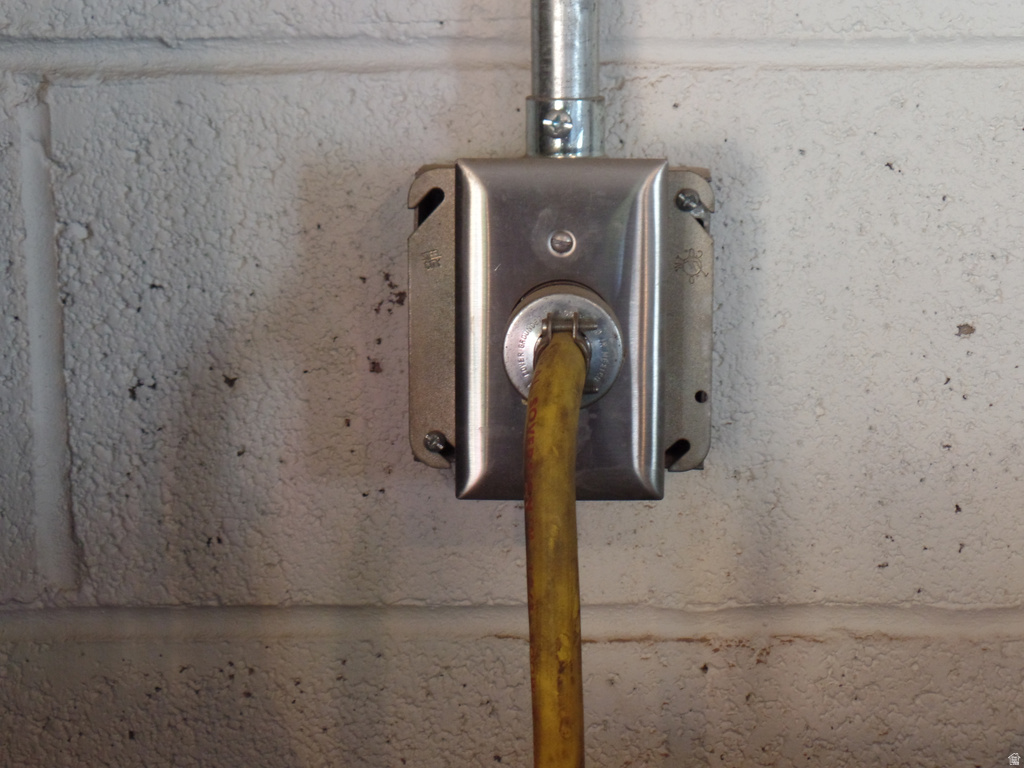 5572 S AVALON DR Murray, UT 84107