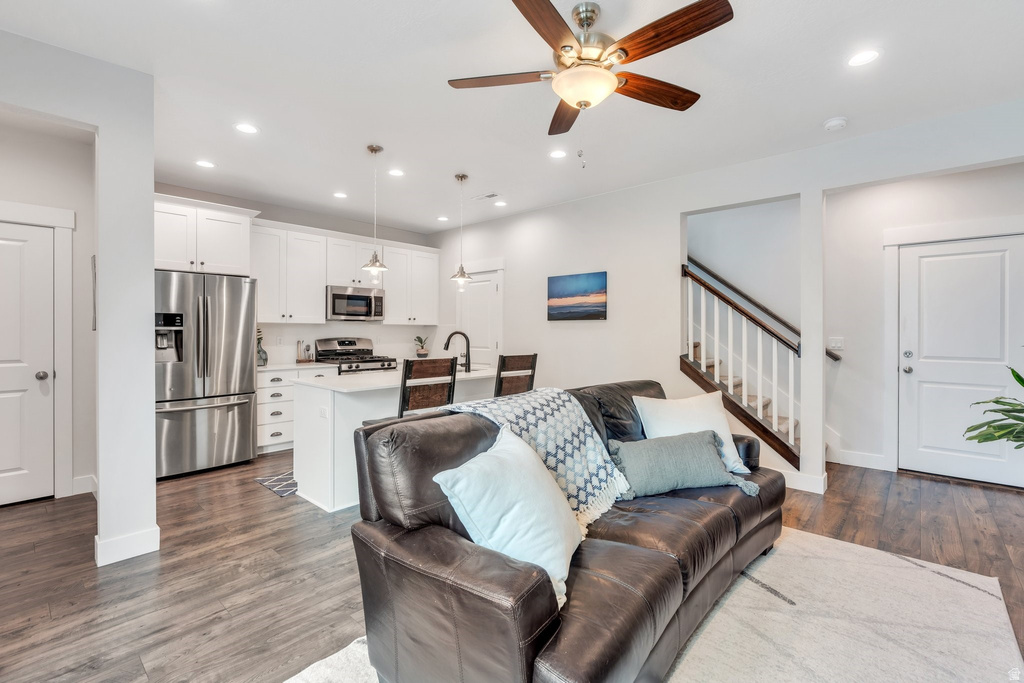 6376 W SUGARCANE DR South Jordan, UT 84009