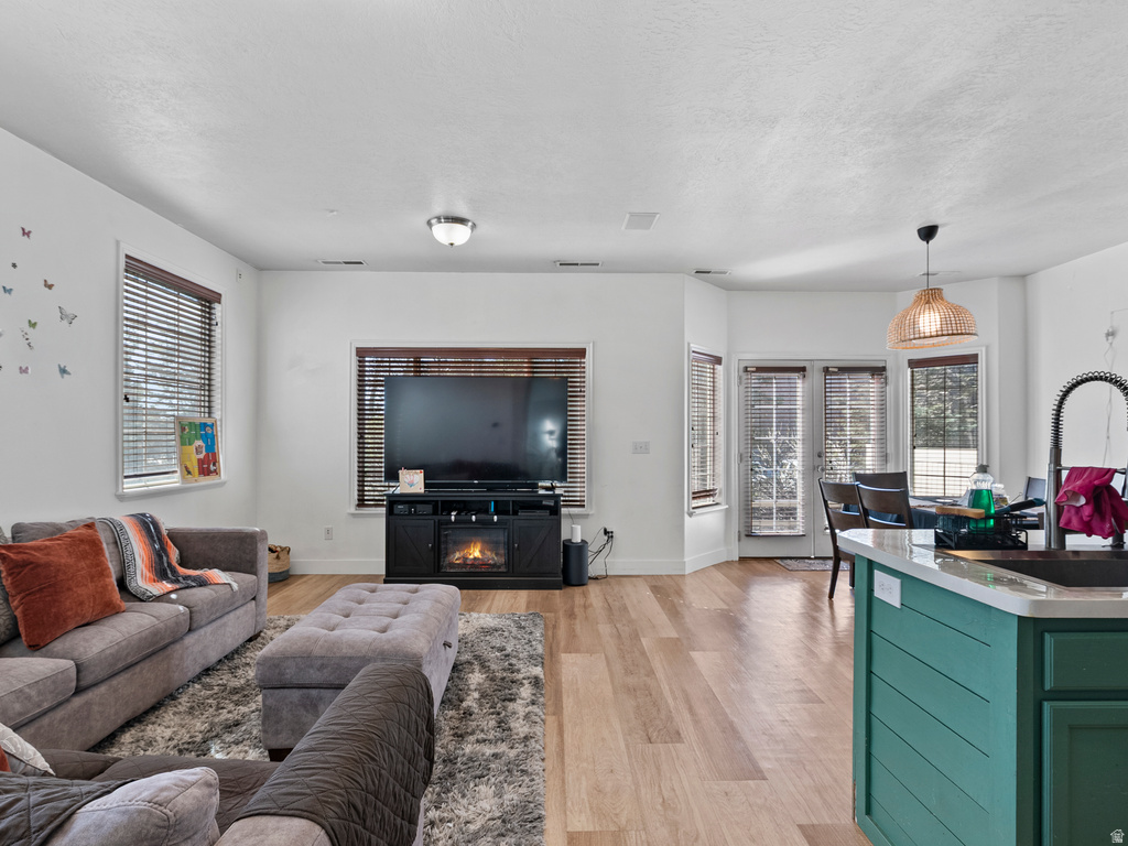 273 E SUNSHINE DR Saratoga Springs, UT 84045