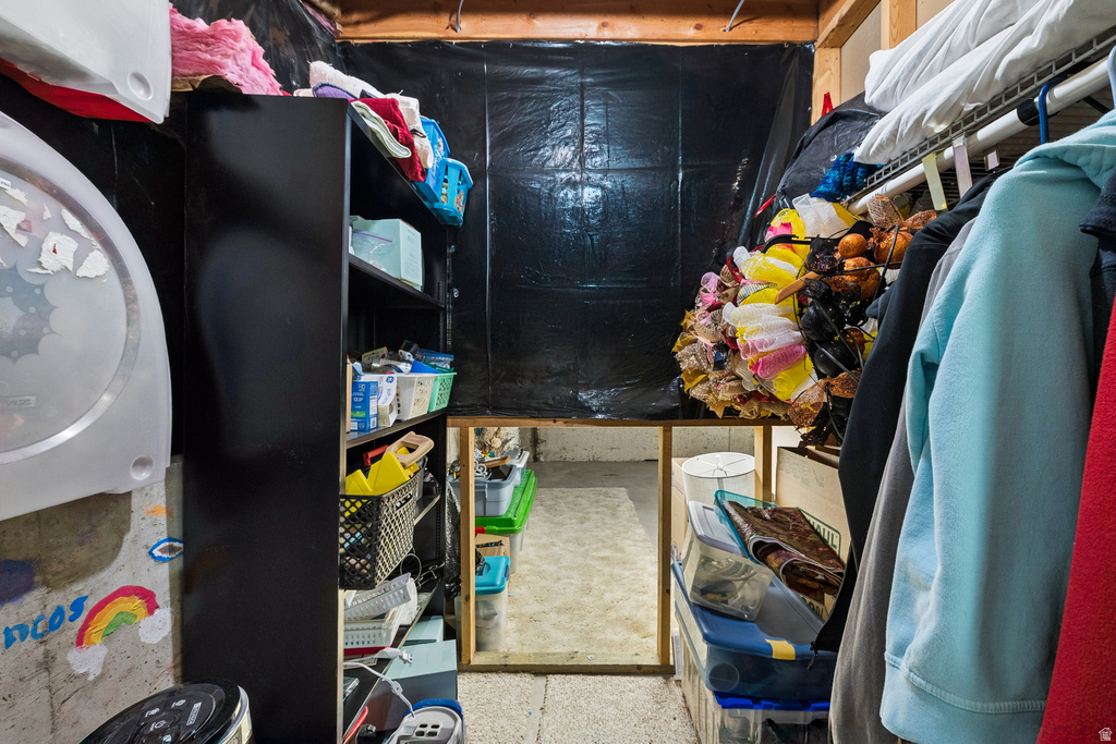 2961 S BURLINGAME DR West Valley City, UT 84120