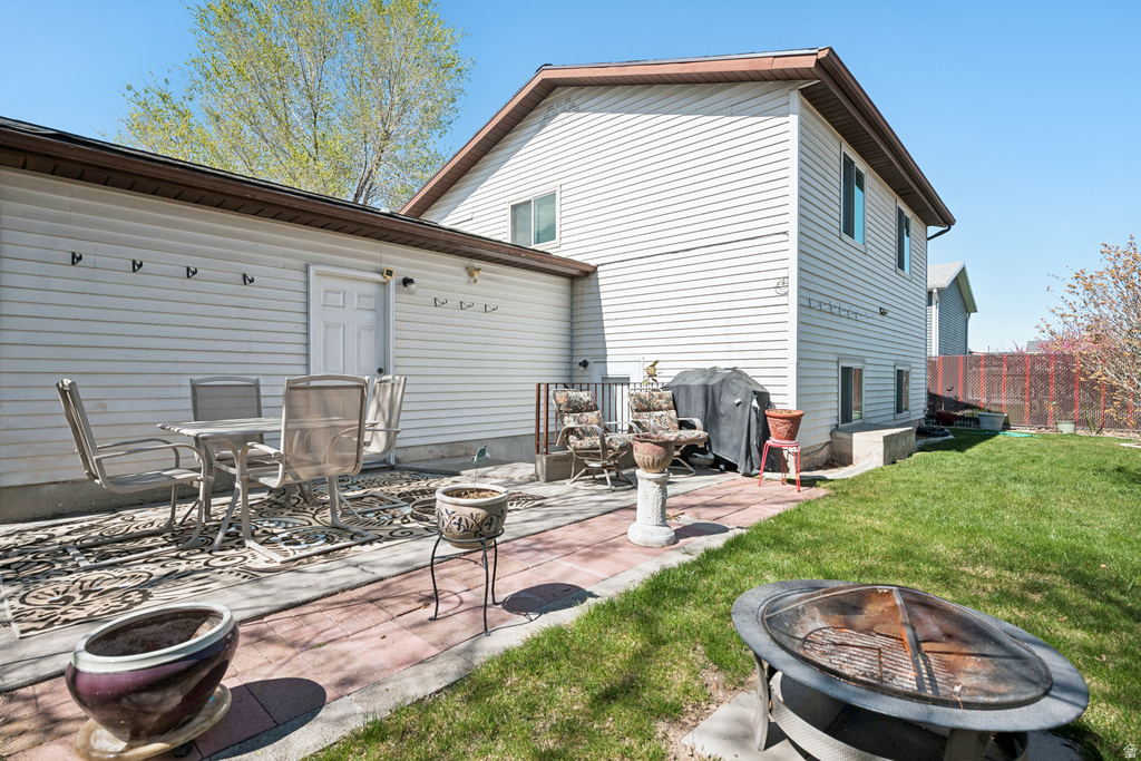 2961 S BURLINGAME DR West Valley City, UT 84120