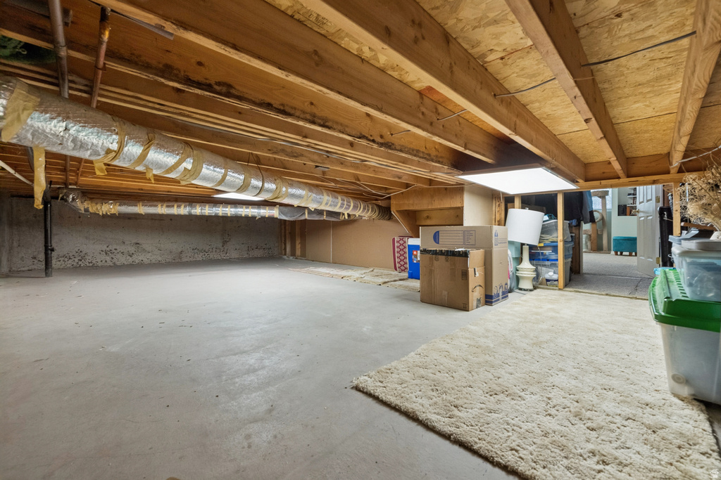 2961 S BURLINGAME DR West Valley City, UT 84120