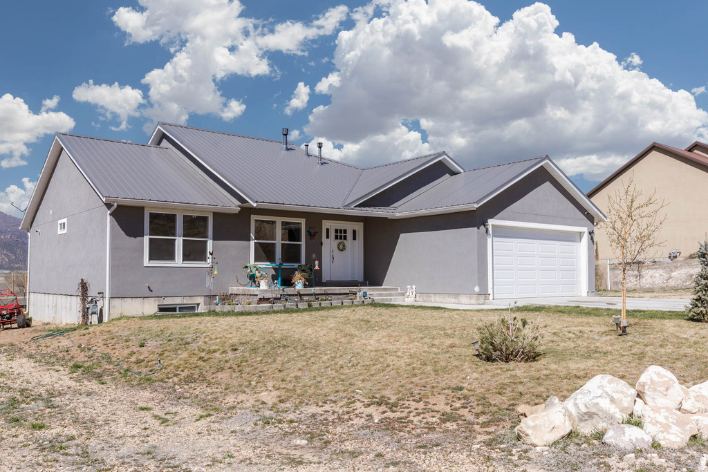 497 N 200 W Moroni, UT 84646